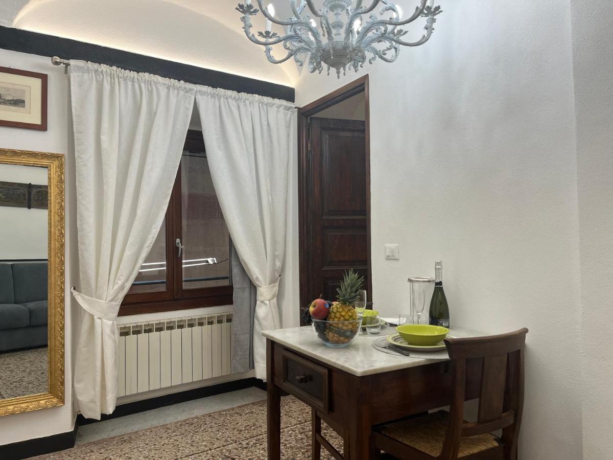 Apartmán Dimora Borsotto Palazzo Storico, Acquario, Porto Antico Janov Exteriér fotografie