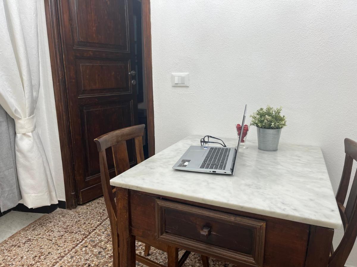 Apartmán Dimora Borsotto Palazzo Storico, Acquario, Porto Antico Janov Exteriér fotografie